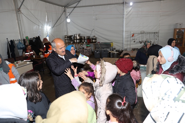 Dulkadiroğlu’nun Dört Bir Yanında İftar Çadırları Kuruluyor