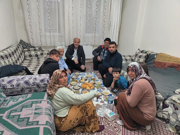 Başkan Okay, iftar sofraları gönül bağlarını güçlendiriyor