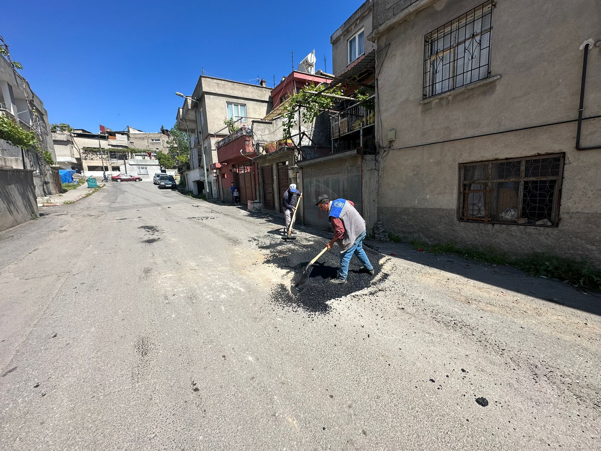 Bozulan ve yıpranan yollar bakıma girdi