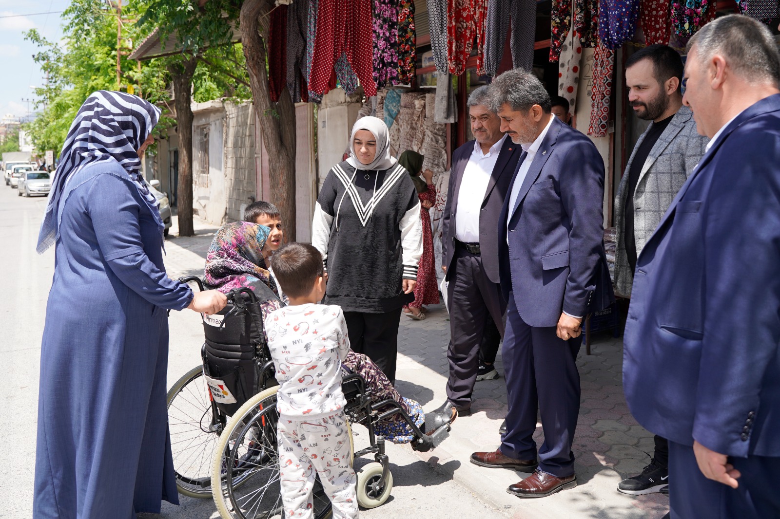 Hem teşekkür ziyareti yaptı, hem destek istedi