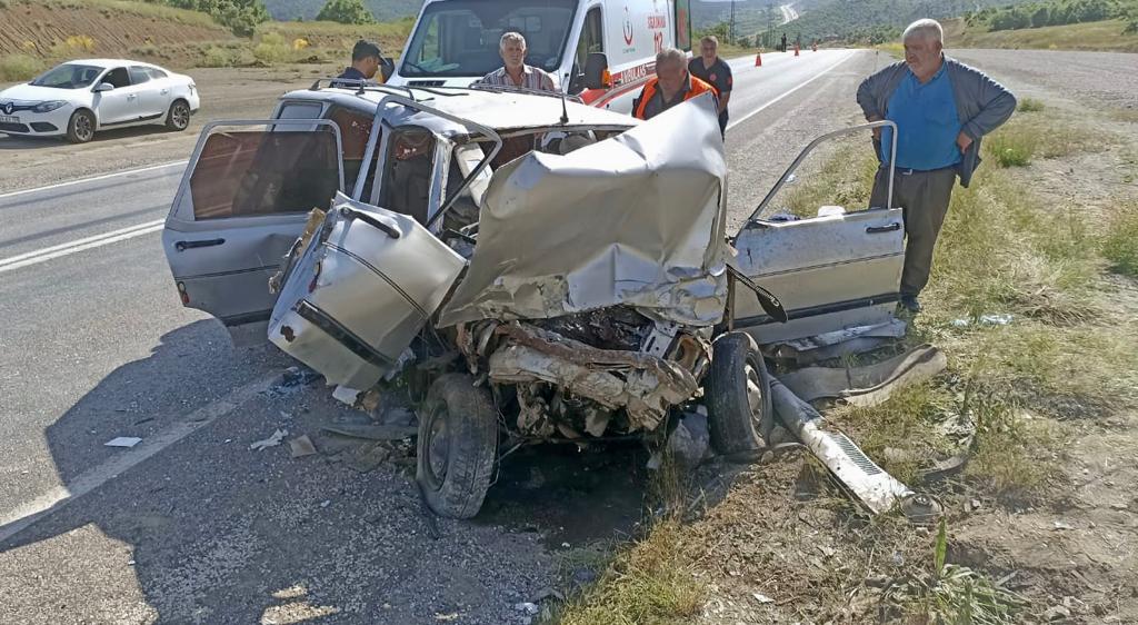 Afşin’de iki otomobil çarpıştı: 1 ölü 7 yaralı