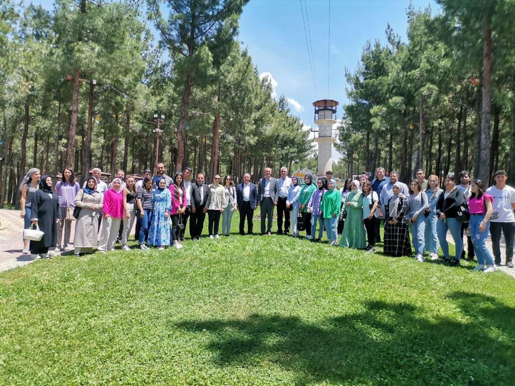 Depremzede öğrenciler heyecan bahçesinde stres sattı