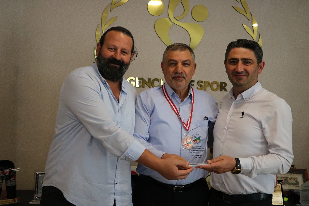 Şampiyon Sporcu Özdemir İl Müdürü Boz’u ziyaret etti