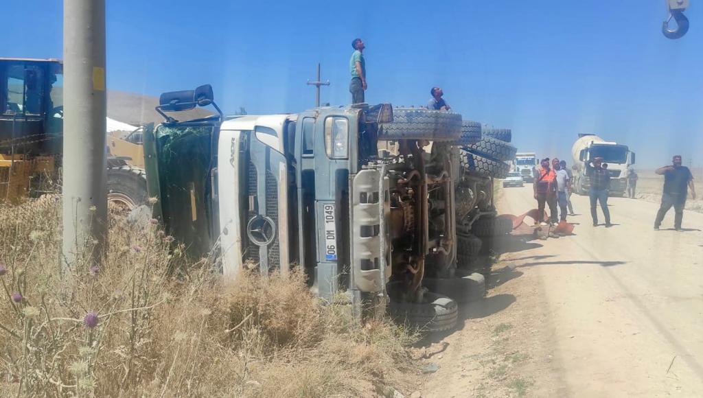 Afşin’de beton mikseri devrildi: 1 yaralı