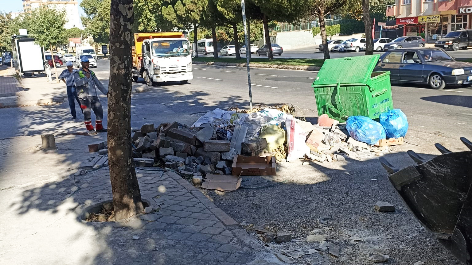 Büyükşehir, İnşaat Atıklarını Temizliyor