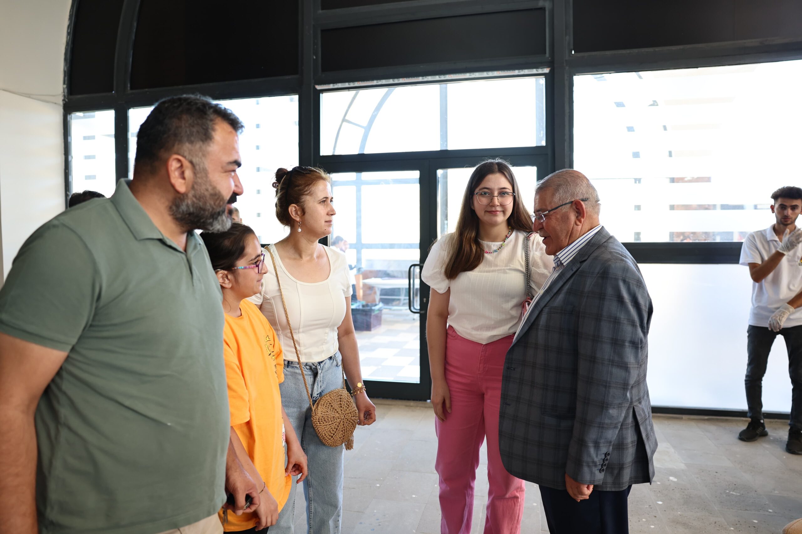 Başkan Mahçiçek, YKS’de dereceye giren öğrencilerle buluştu