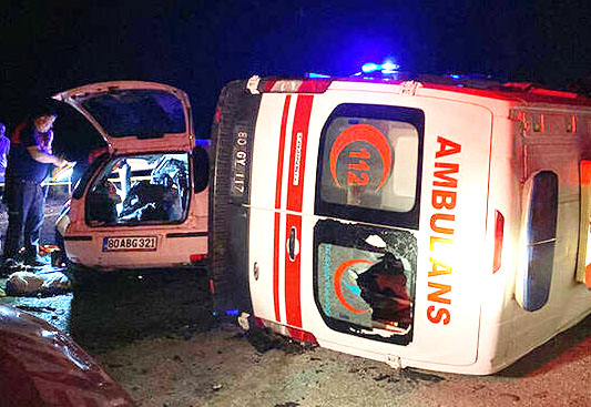 Ambulans kazasında hayatını kayıp eden aile Andırında toprağa verildi