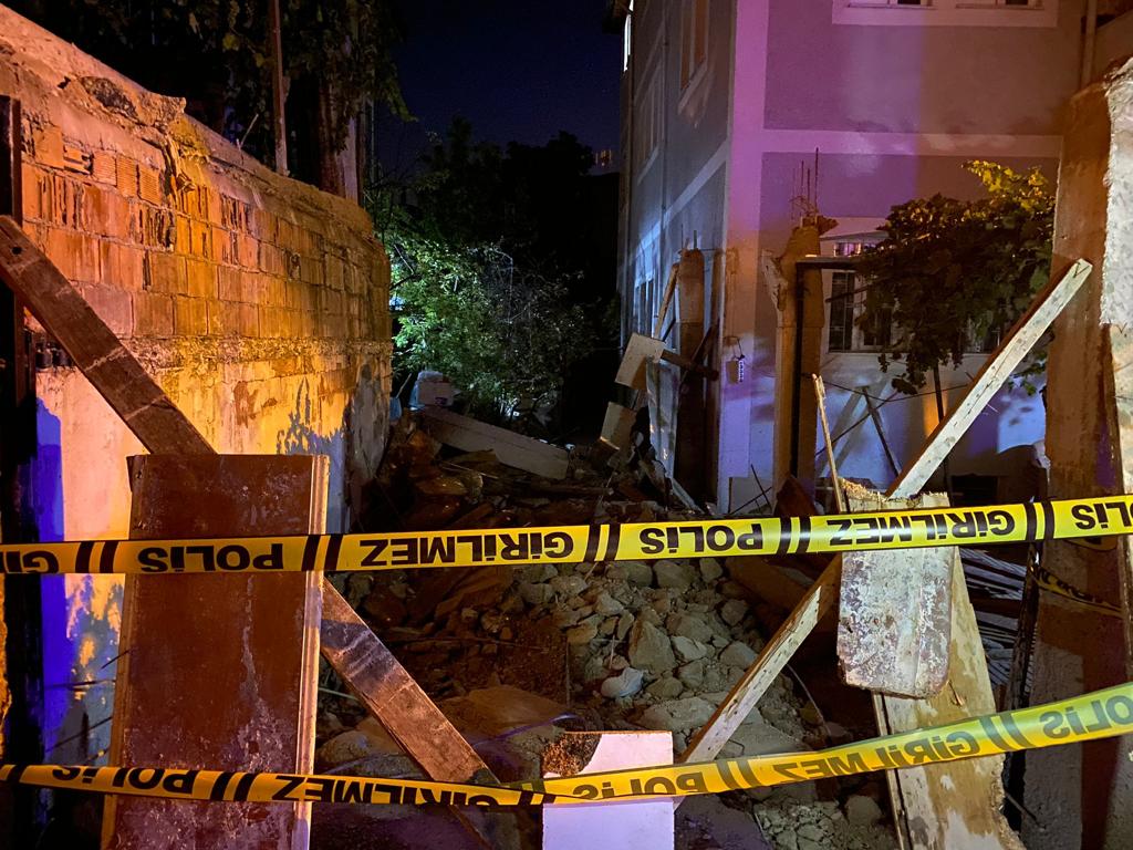 Elbistan’da garaj inşaatı çöktü: 2 yaralı