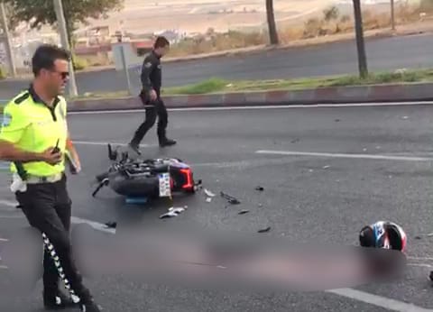 Halk otobüsüyle çarpışan motokurye hayatını kaybetti