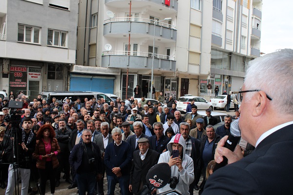 İKİZER’İN ADAYLIK BAŞVURUSU MİTİNG’E DÖNDÜ!