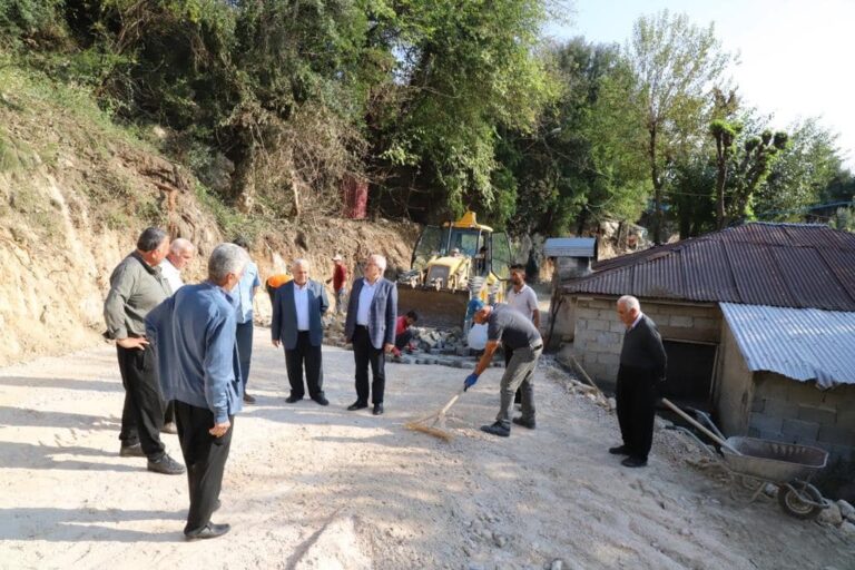 BAŞKAN DOĞAN YOL YENİLEME ÇALIŞMALARINI İNCELEDİ