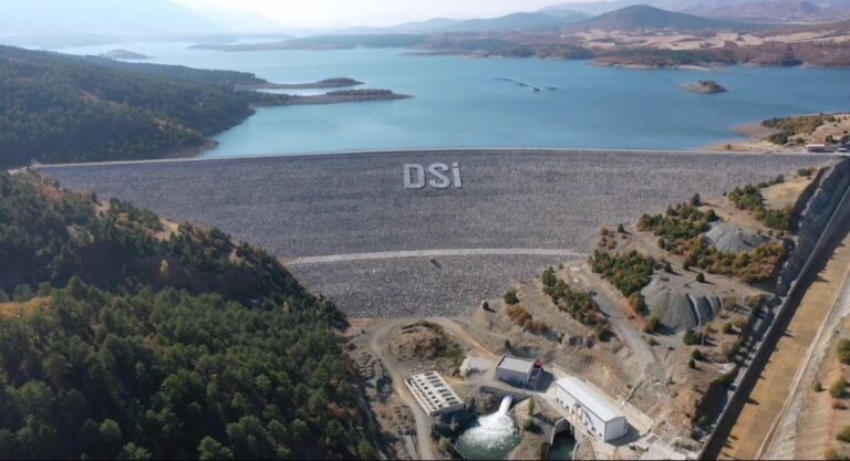 MÜJDE; DEPREMZEDELERİN TOPLU KONUT PROJELERİNE SUYU DSİ TEMİN EDECEK