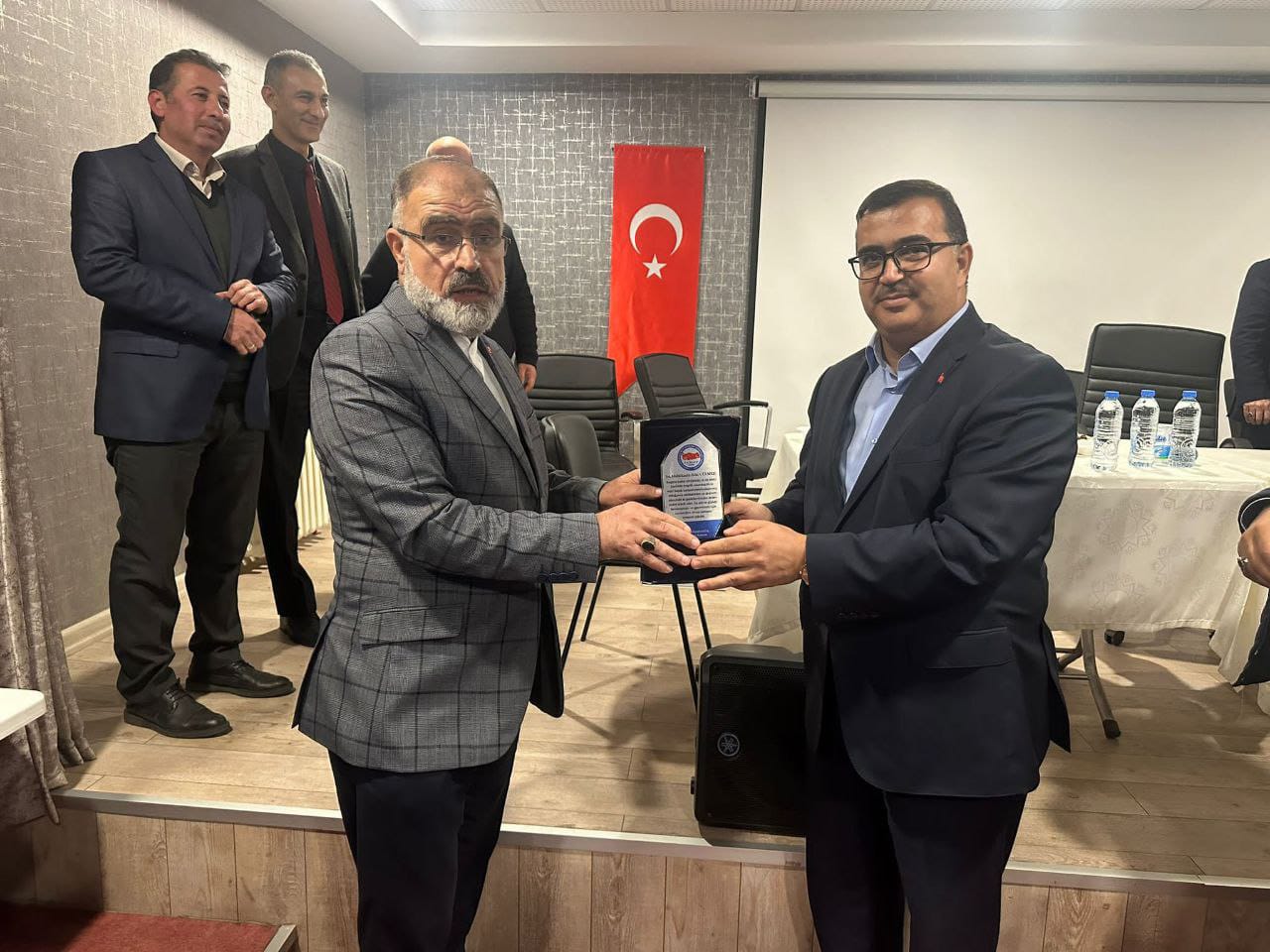 Kantinciler deprem bölgesinde fahiş kira bedeli istemiyor