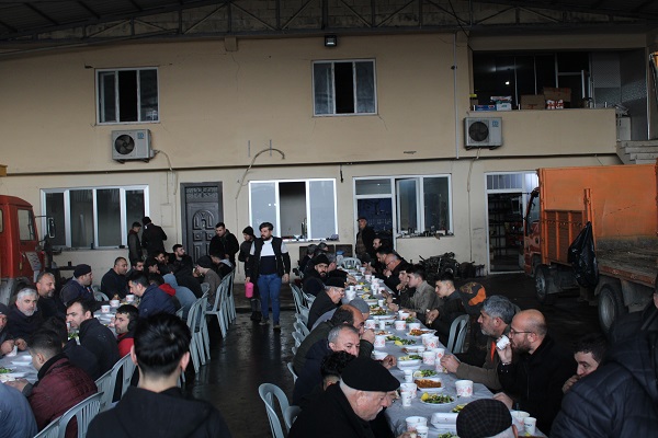 Sanayi esnafı, deprem şehitlerini andı