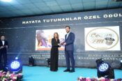 Cesur Radyo’ya bir onur ödülü de İstanbul Bağcılar Belediyesinden