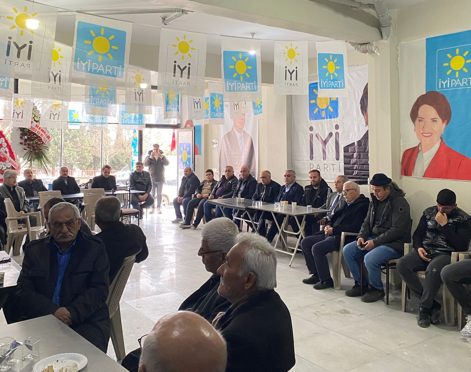 6 ŞUBAT’TA HAYATINI KAYBEDEN DEPREM ŞEHİTLERİ İÇİN LOKMA DAĞITILDI