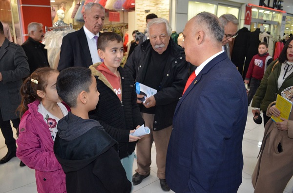 Dr. Selahaddi̇n can, esnaflarimiza can olmaya geli̇yoruz