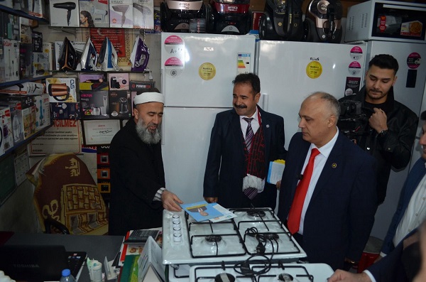 Dr. Selahaddi̇n can, esnaflarimiza can olmaya geli̇yoruz