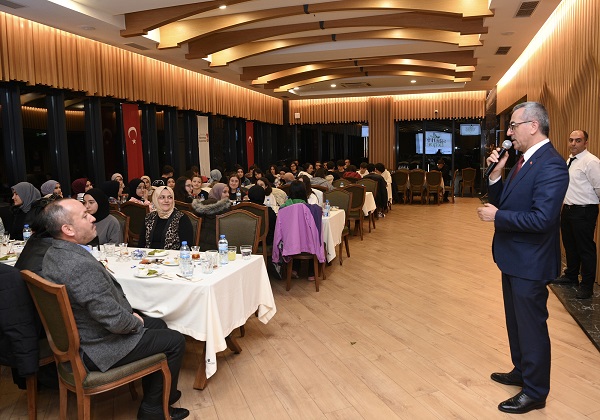 Güngör, TOBB Fen Lisesi Öğrencileriyle Oruç açtı