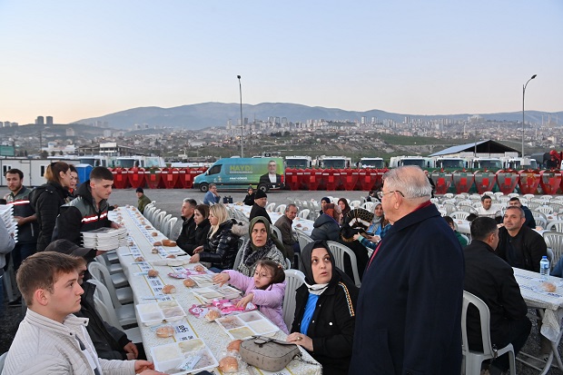 Başkan Mahçiçek, personel ve aileleriyle iftar sofrasını paylaştı