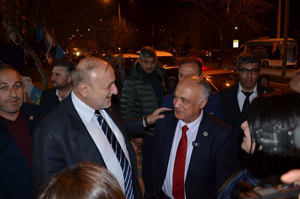 Oktay Vural, Başkan Adayı Selahaddin Can’ın seçim ofisini ziyaret etti