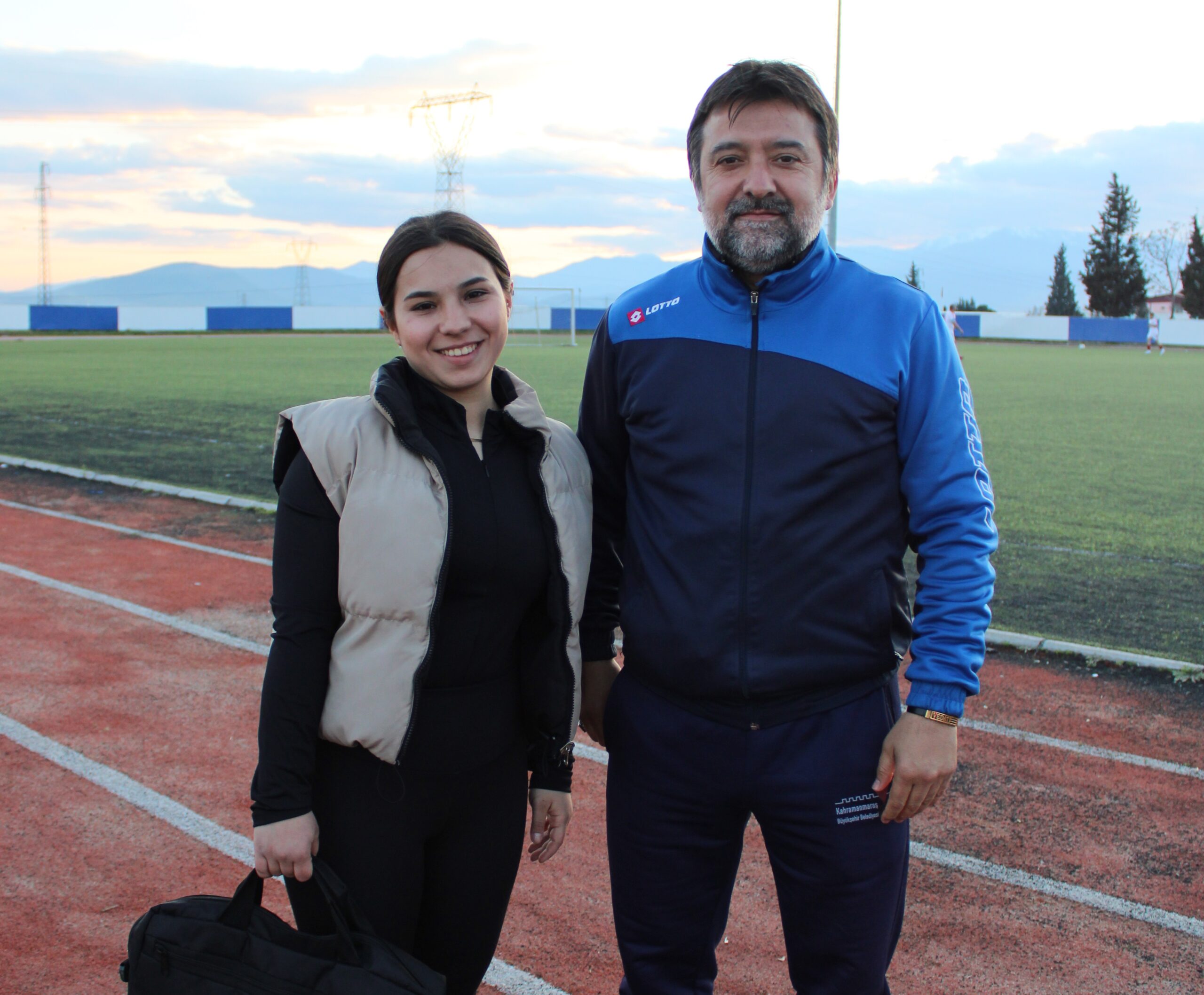 SPOR SAĞLIĞINA BAYAN ELİ! MEDİNE YEŞİL SAHALARDA!