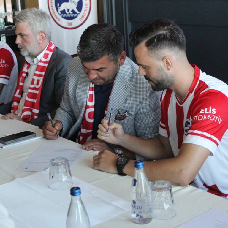 İstiklalspor’da Şampiyonluk için imzalar atıldı