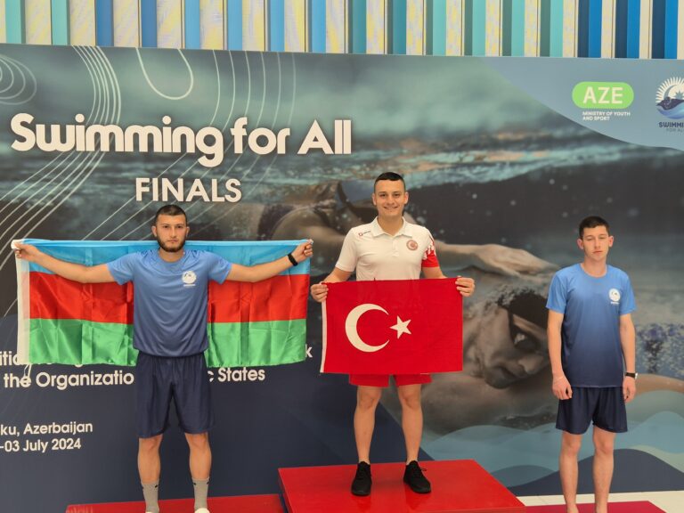 DOĞUKAN DEMİR YÜZMEDE GURUR KAYNAĞIMIZ!