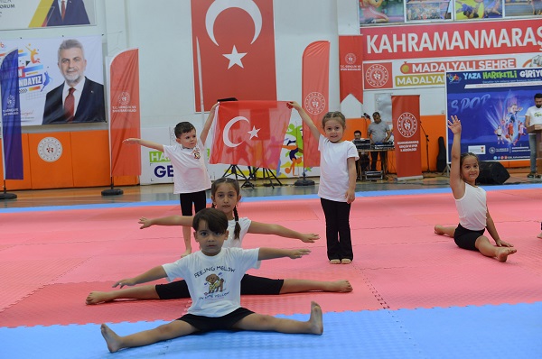 Yaz Spor Okulları Görsel Şölenle Başladı