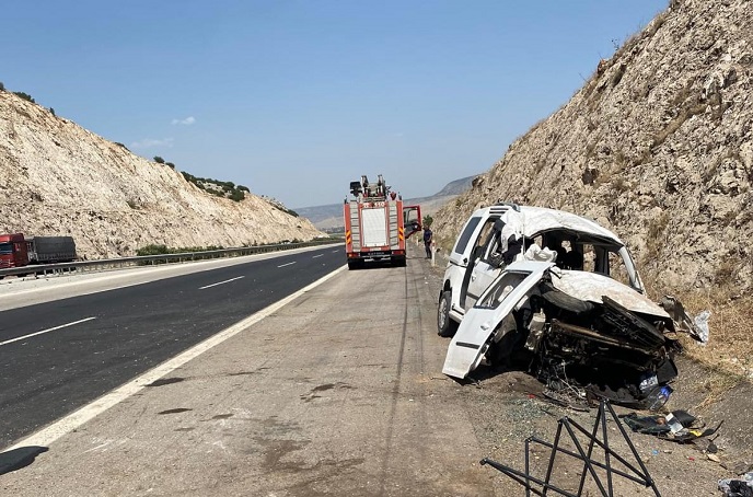 Kahramanmaraş-Gaziantep yolunda feci kaza: 2’si ağır 6 yaralı