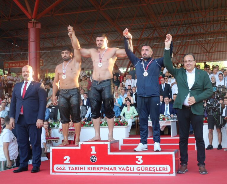 TÜRKİYE’NİN BAŞPEHLİVANI YUSUF CAN ZEYBEK