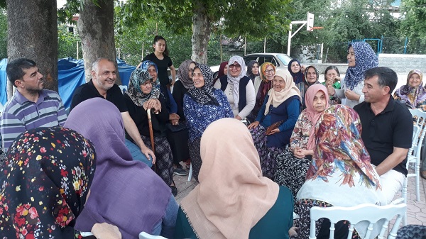 Doğalgaz isteyen mahalle sakinleri bir araya geldi