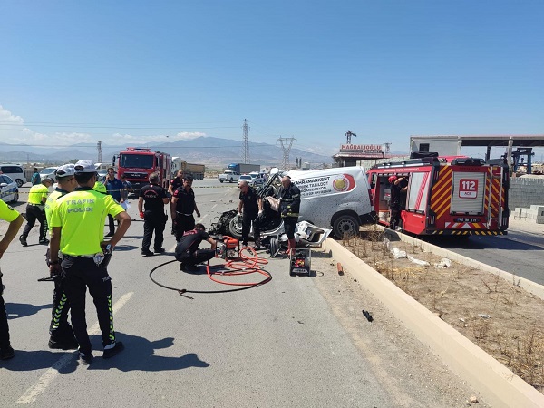 Kahramanmaraş’a gelirken kaza yaptılar 3 ölü 2 yaralı