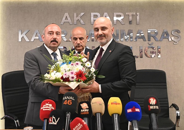AK PARTİ KAHRAMANMARAŞ İL BAŞKANLIĞINDA DEVİR TESLİMİ YAPILDI