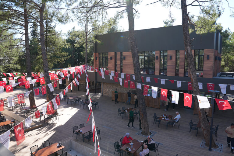 Şehrin Yeni Mekânı Çamlıca Restoran, Misafirlerini Ağırlamaya Başladı