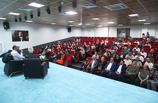 Gazze Bilinci Konferansı Murat Akkurt Gençlik Merkezi’nde gerçekleşti
