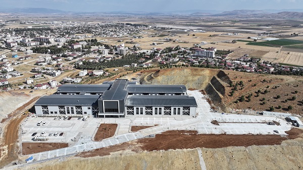 Büyükşehir Türkoğlu’nda Asfalt Çalışmalarını Sürdürüyor