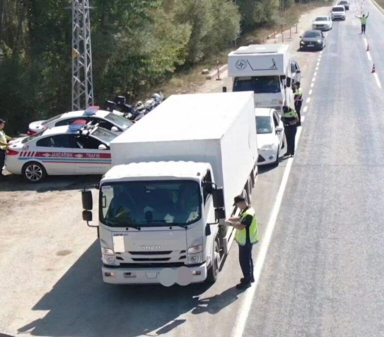 Polis Ekiplerinin Trafik Denetiminde Ceza Yağdı