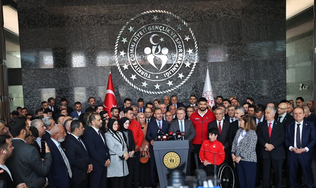 BAKANLIKTAN GENÇLİKSPOR KULÜBÜ’NE BÜYÜK ÖDÜL 10 MİLYON!