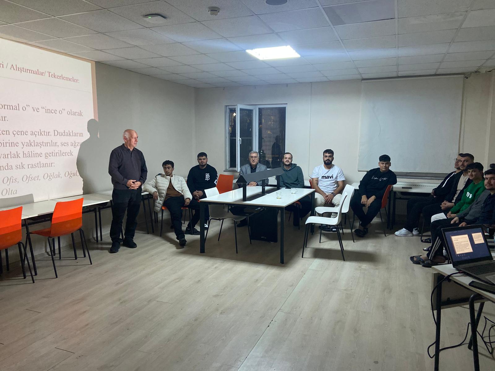 Kahramanmaraş Birlik Vakfı’nda Öğrencilere Yönelik Yetenek Kursları Başladı