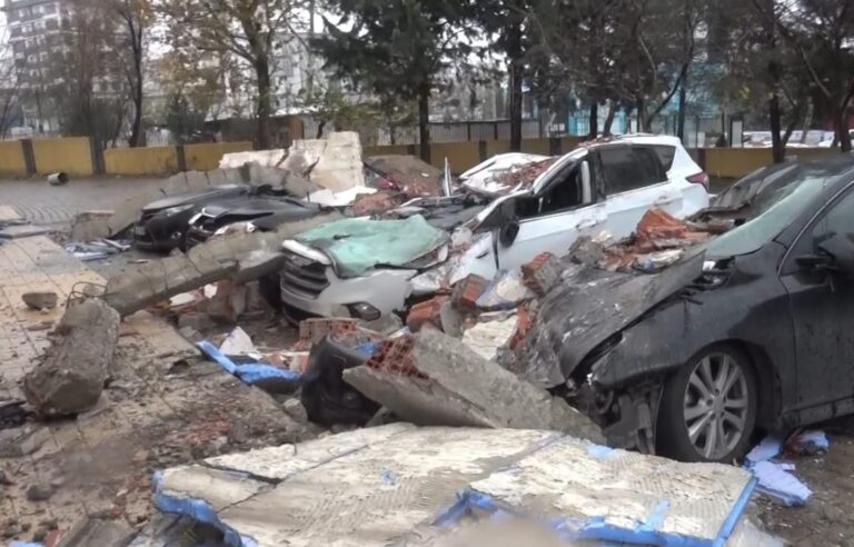 Kahramanmaraş’ta Veli Toplantısı Sırasında Okul Duvarı Devrildi: 3 Yaralı