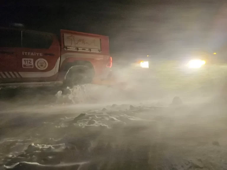 Yolda Kalan O Taraftar Grubu Yardım İstedi… Donmak Üzereyiz!