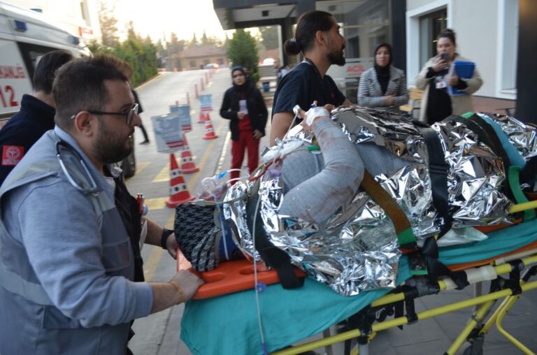 Sular Akademi Hastanesi’nde gerçekçi deprem tatbikatı!