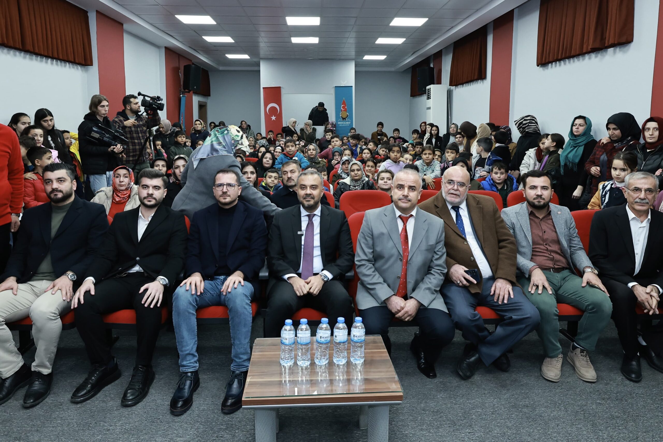Başkan Toptaş’tan öğrencilere sıcak dokunuş