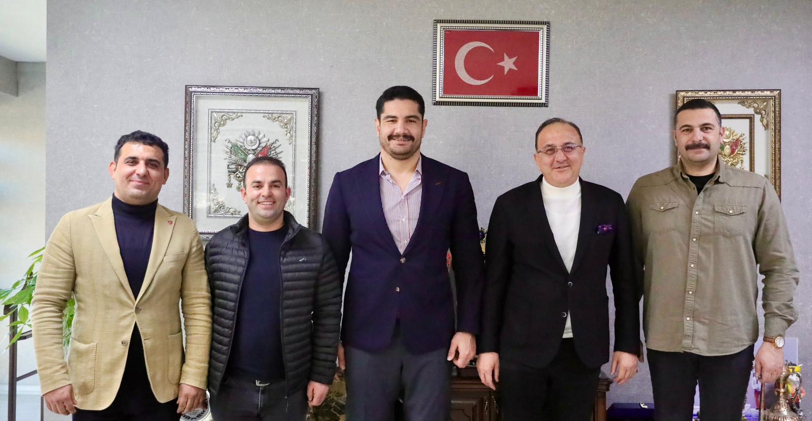 Şahin Hopur’dan Taha Akgül’e Hayırlı Olsun Ziyareti
