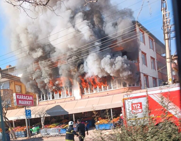 Market deposunda korkutan yangın!