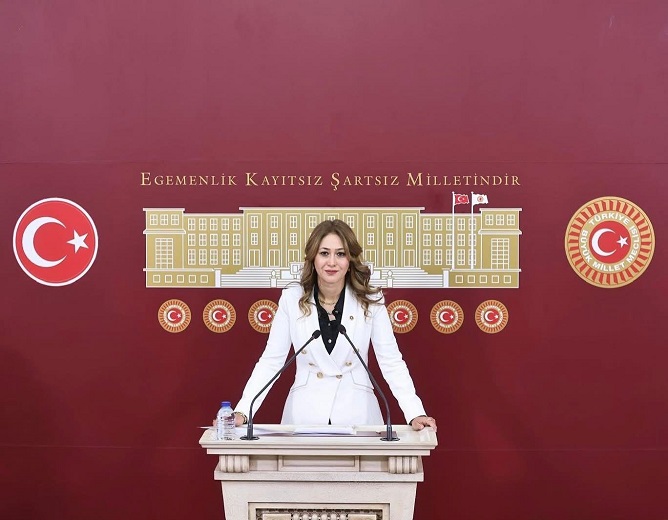 Fiziki Yeniden Yapılanmanın Yanında Sosyal ve Ekonomik Kalkınma da Şart
