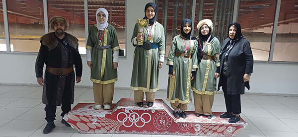 Kahramanmaraş’ta Okul Sporları Geleneksel Türk Okçuluğu İl Birinciliği Yarışması Gerçekleştirildi