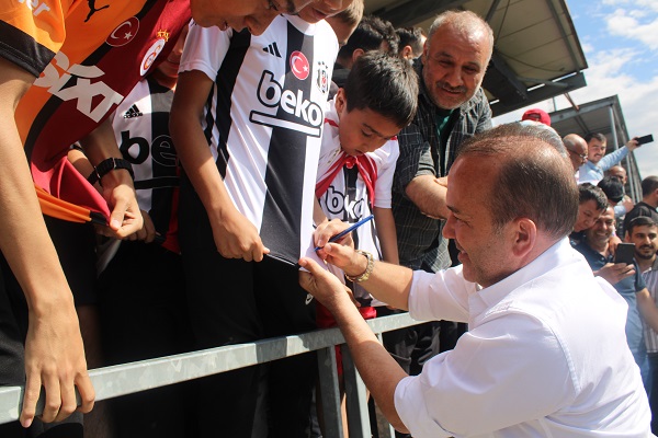 ŞİFO HAYRANLARI İLE BULUŞTU