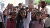 Kırsaldaki 1500 öğrenciye sinema hediye